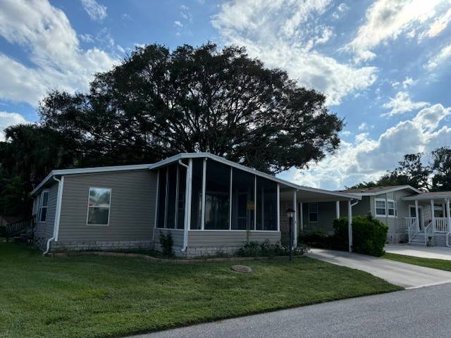 Lake Alfred, FL Mobile Home for Sale located at 123 Winterdale Drive Kings Pointe